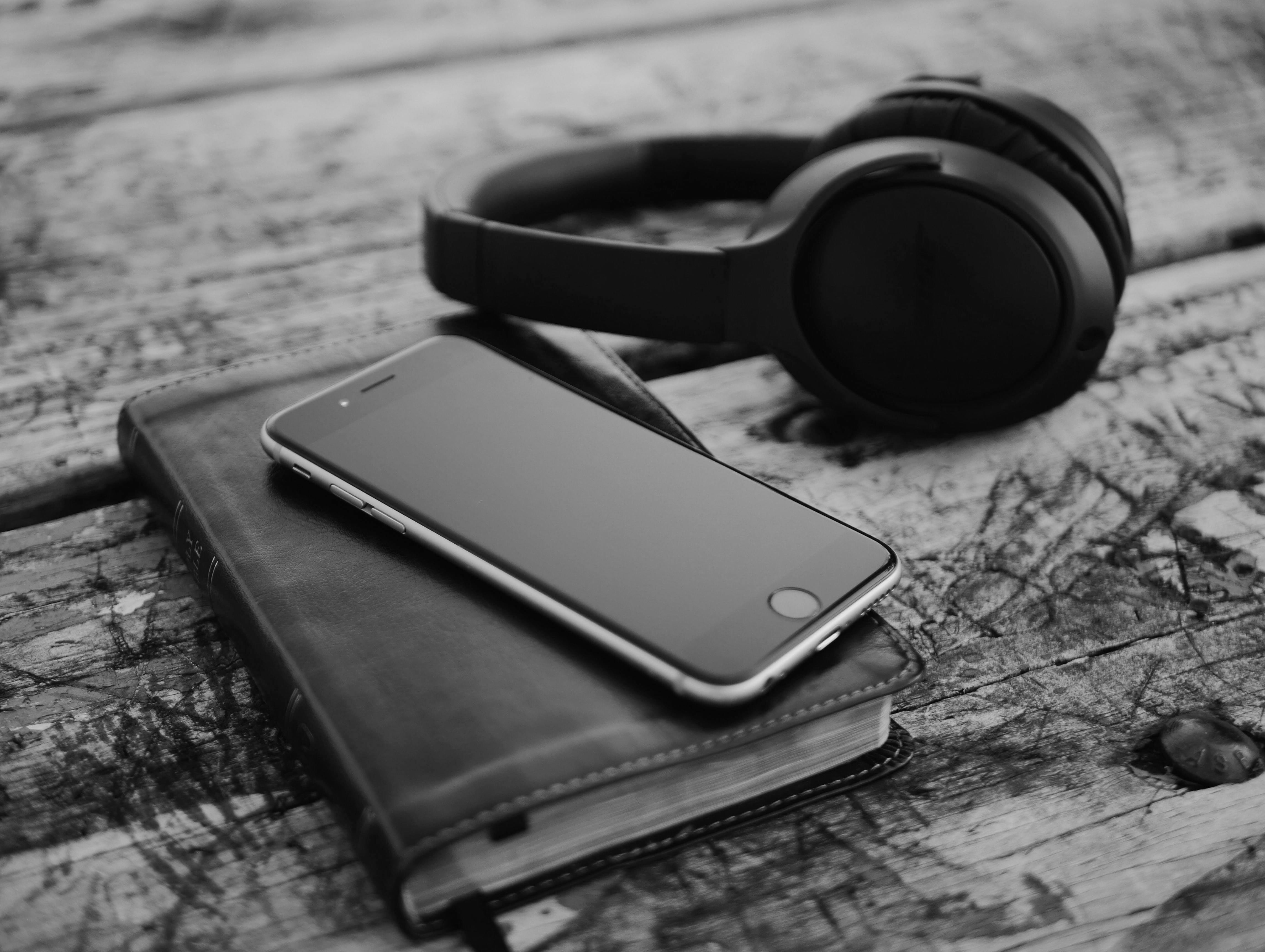 The best podcasts for community managers Quiip